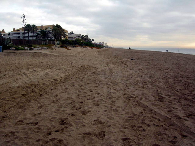Tornada ms o menys a la normalitat de la platja de Gav Mar a l'alada del carrer de Blanes on hi havia una regressi de la platja el febrer de l'any 2010 (9 de Desembre de 2011)